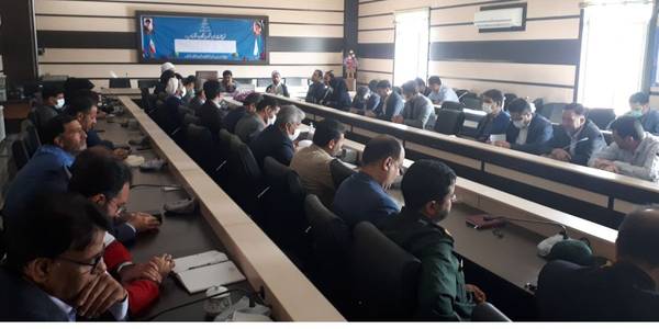 گازری فرماندار شهرستان خنداب خطاب به مدیران در جلسه شورای اداری: مدیران دستگاههای اجرایی از امکانات شهرستان وظرفیت های نیروهای بومی توانمند استفاده کنند.