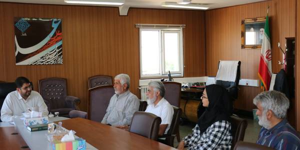 اعضای شورای اسلامی، دهیار و تعدادی از اهالی روستای زاغر با حضور در فرمانداری با محمدرضا رضایی سرپرست فرمانداری شهرستان تفرش دیدار و در مورد مسائل و مشکلات روستا از جمله نصب دوربین های پایش روستایی گفتگو کردند.