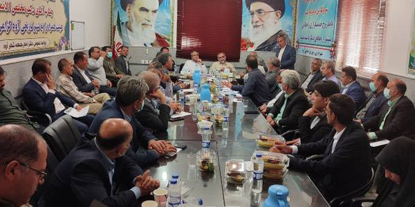 با حضور استاندار مرکزی ،معاون هماهنگی امور اقتصادی استاندار ، سرپرست فرمانداری ویژه شهرستان ساوه ، جمعی از مدیران استانی و شهرستانی ، اعضای شورای شهر و شهردار آوه نشست بررسی مشکلات شهر آوه برگزار شد و تصمیماتی برای رفع مشکلات اتخاذ گردید .