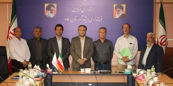 به مناسبت هفته محیط زیست ، رئیس اداره حفاظت محیط زیست ساوه به همراه فعالان محیط زیست با مهدی الیاسی سرپرست فرمانداری ویژه شهرستان ساوه دیدار کردند.