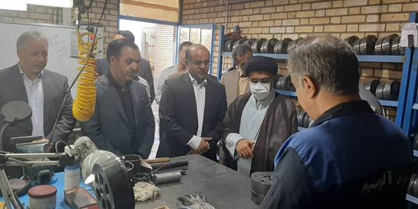 بازدیدِ معاون هماهنگی امور اقتصادی و توسعه منطقه ای استانداری به همراه سرپرست دفتر هماهنگی امور اقتصادی و جمعی از مدیران از شرکت ماهد آلومینیوم