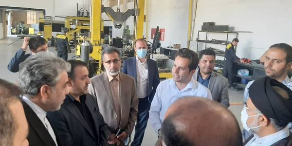 بازدید معاون هماهنگی امور اقتصادی و توسعه منطقه ای استانداری، به همراه سرپرست دفتر هماهنگی امور اقتصادی و جمعی از مدیران از شرکت برش کارا