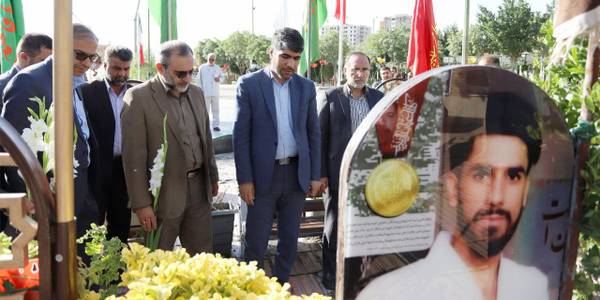 حضور در گلزار شهدای شهر اراک