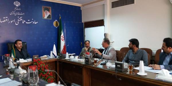 جلسه. کارگروه تسهیل و رفع موانع تولید استان به منظور رسیدگی به مشکلات شرکت اکسیر پویان به ریاست میرزاخانی معاون هماهنگی امور اقتصادی و توسعه منطقه ای استانداری و با حضور سرپرست دفتر هماهنگی امور اقتصادی و مدیران مربوطه برگزار گردید.
چهارشنبه ۱۴۰۱-۰۴-۰۱