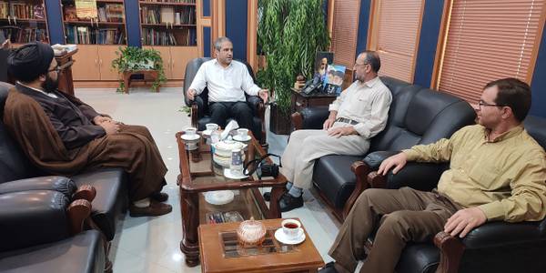 به مناسبت سالروز تاسیس سازمان تبلیغات اسلامی و روز تبلیغ و اطلاع رسانی دینی به فرمان حضرت امام خمینی (ره ) ، رییس تبلیغات اسلامی شهرستان ساوه به همراه کارکنان با مهدی الیاسی سرپرست فرمانداری ویژه شهرستان ساوه دیدار کردند.