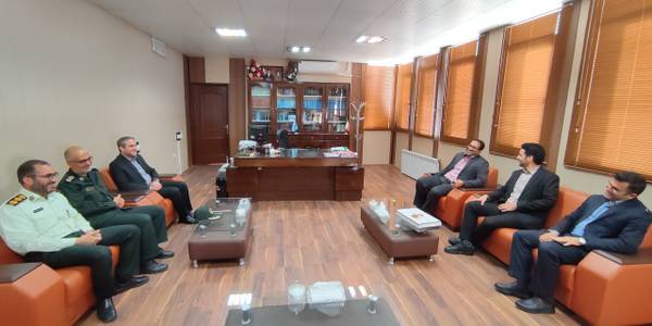 به مناسبت هفته قوه قضاییه ، مهدی الیاسی سرپرست فرمانداری ویژه شهرستان ساوه به همراه شورای تامین با دادستان ساوه دیدار و گفتگو کردند.