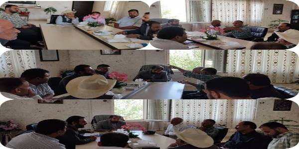 جلسه‌ پیگیری مسائل و مشکلات بازسازی منازل مسکونی شهروندان روستای تبرته به ریاست «آقازیارتی» فرماندار فراهان و با حضور معاون بازسازی بنیاد مسکن استان، مدیر بنیاد مسکن ،دهیار، اعضای شورا و تعدادی از متقاضیان منازل در روستای تبرته در محل فرمانداری برگزار شد.