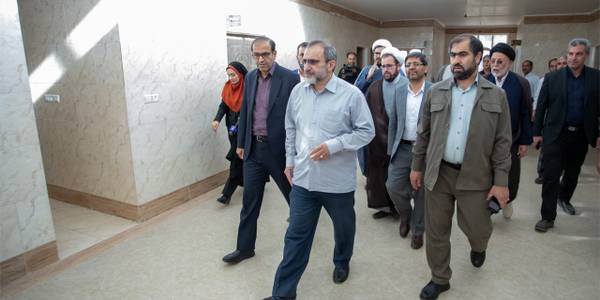 سفر یکروزه استاندار مرکزی به شهرستان فراهان
وبازدید از درمانگاه خیرساز روستای شیرین آباد در شهرستان فراهان