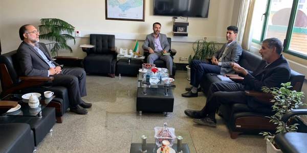 برگزاری نشست رئیس و نایب رئیس انجمن صنفی دفاتر پیشخوان خدمات دولت استان با معاون توسعه مدیریت و منابع استاندار