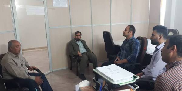 بازدید ‌‌فرماندار شهرستان فراهان از اداره صمت به منظور تبریک روز ملی صنعت و معدن به رئیس و کارکنان آن اداره