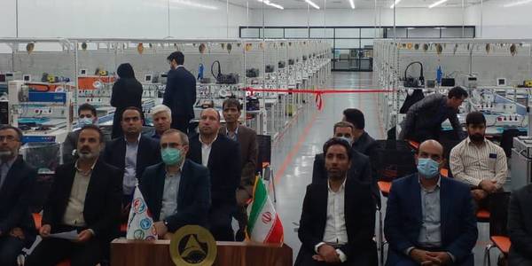 ۱۵ درصد موبایل کشور در زرندیه تولید می شود