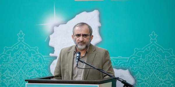 اقتصاد کشور باید به سمت اقتصاد واقعی مبتنی بر تولید حرکت کند-استان مرکزی صاحب شهرک‌های صنفی می‌شود