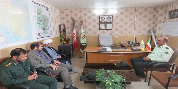 دیدار مشترک فرماندار محترم شهرستان و امام جمعه شهرستان فراهان با سرگرد زندیه جانشین انتظامی شهرستان