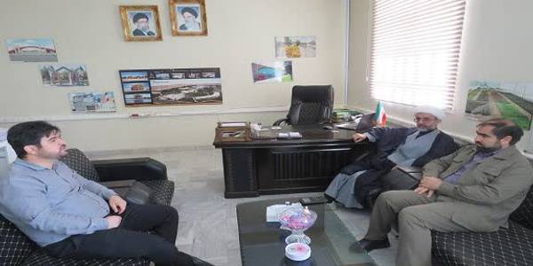 دیدار اقازیارتی فرماندار شهرستان فراهان به مناسبت سالروز تاسیس شهرداری ها و دهیاری ها با  شهردار شهر فرمهین