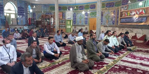 نماز عبادی سیاسی جمعه شهرستان فراهان با حضور آقازیارتی فرماندار ، جانشین محترم ستاد بازسازی عتبات عالیات استان مرکزی، مدیران و مسئولین ادارات و آحاد مختلف امت ولایت مدار و همیشه در صحنه شهرستان به امامت حجت الاسلام والمسلمین یعقوبی برگزار گردید.