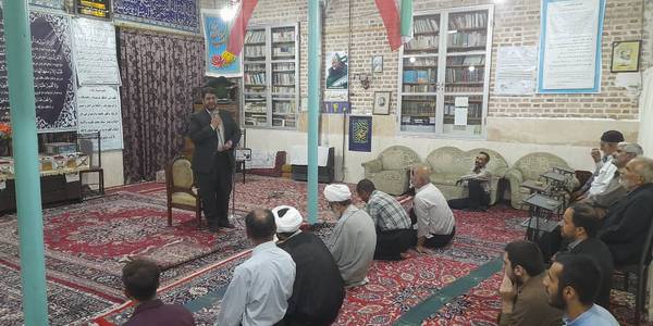 محمدرضا رضایی سرپرست فرمانداری شهرستان تفرش با حضور در مسجد صاحب الزمان شهر تفرش ضمن اقامه نماز مغرب و عشا با برخی نمازگزاران و هیات امنای این مسجد گفتگو نمودند.