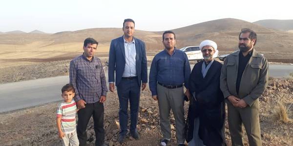 بازدید آقازیارتی فرماندار شهرستان به اتفاق حجت الاسلام یعقوبی امام جمعه شهرستان ، مهندس زنجیرانی مدیر کل راهداری استان قم و رییس اداره راهداری و حمل و نقل جاده ای شهرستان از جاده روستایی زنجیران هفته خانک