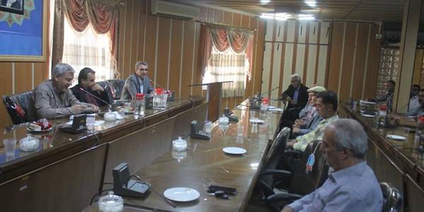 نشست هم اندیشی مسئولان با روسای اتحادیه های صنفی شهرستان خمین برگزار شد