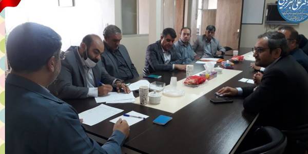 جلسه ای پیرامون رفع مشکل طرح هادی روستای اسفندان و ساماندهی جاده اصلی محور کمیجان در این روستا، در دفتر نماینده برگزار گردید.