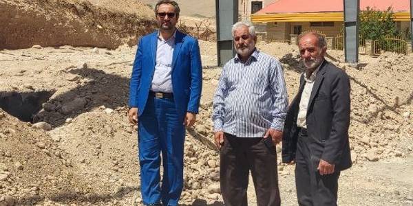 بازدید فرماندار از اجرای پروژه سالن چند منظوره و یادمان شهدای گمنام روستای وفس