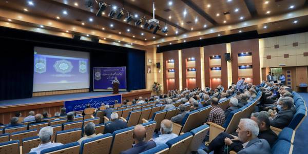 آیین تکریم از بازنشستگان استانداری مرکزی و واحدهای تابعه