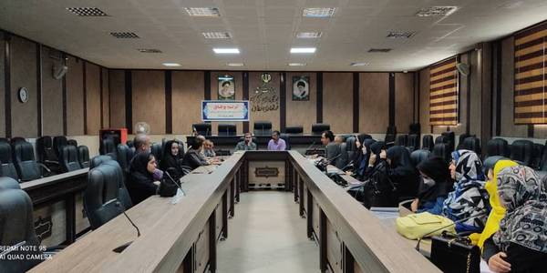 نشست مشترک انجمن های ادبی تفرش و فراهان از سری برنامه های  «ترنم وفاق» به مناسبت عید غدیر برگزار شد