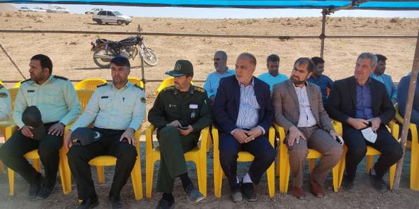 هم‌زمان با عید سعید غدیر خم سالروز آغاز امامت و ولایت حضرت علی ابن ابی طالب (ع) نمایش واقعه غدیر خم در فراهان با حضور اقازیارتی فرماندار شهرستان و مسئولین شهرستانی بازسازی و بازخوانی شد