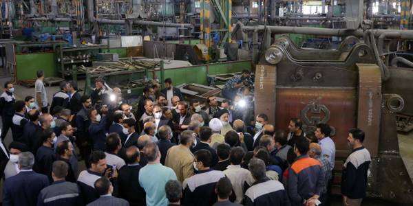 دولت در خدمت همه کسانی است که دغدغه تولید دارند- محصولاتی که مشابه داخلی دارند نباید از خارج وارد شود