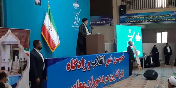 رئیس جمهور با مردم شهرستان خمین دیدار کرد