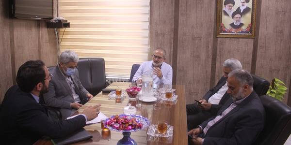 دیدار چهره به چهره معاون پارلمانی رئیس جمهور با مردم شهرستان خمین برگزار شد