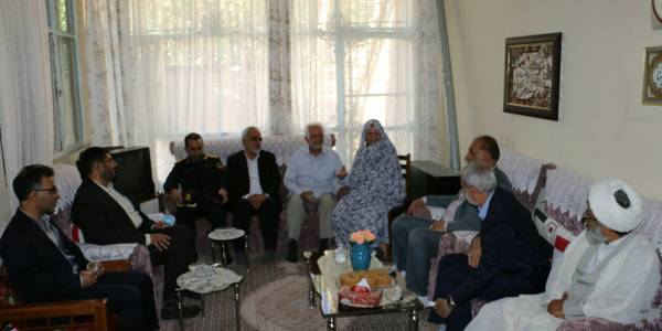 دیدار با خانواده شهیدان محمد و احمد کمالی مقدم