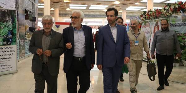 بازدید سردار بکایی مشاور وزیر کشور و جناب آقای بشارتی عضو شورای عالی جهاد سازندگی از غرفه استان مرکزی در نمایشگاه مدیریت شهری و روستایی