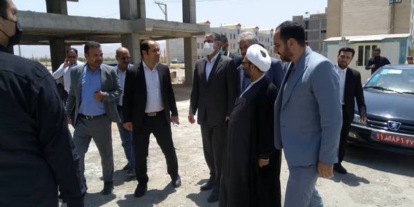 بازدید دکتر ساداتی نژاد وزیر جهاد کشاورزی و نماینده ویژه رئیس جمهور از پروژه مسکن ملی شهرستان دلیجان مورخ 1401-04-31