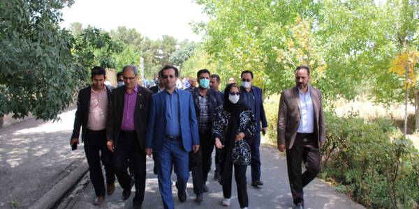 بازدید مدیر کل دفتر امور روستایی و شوراها از شرکت باریج اسانس