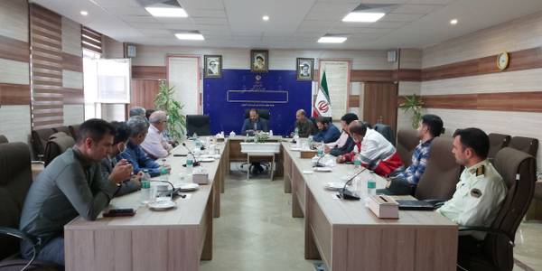 جلسه فوق العاده ستاد مدیریت بحران شهرستان آشتیان در خصوص آمادگی و ساماندهی دستگاه های عضو ستاد به منظور جلوگیری از بروز حوادث احتمالی در پی بارش های احتمالی در شهرستان با وجود ورود سامانه بارشی به استان؛به ریاست فراهانی سرپرست فرمانداری و با حضور سرهنگ رضایی فرمانده ناحیه مقاومت بسیج،ملکا شهردار و سایر اعضا مربوطه شامگاه پنج شنبه در محل سالن جلسات فرمانداری  برگزار گردید.