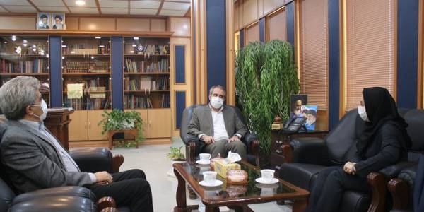 دیدار ریاست بیمارستان شهید چمران ساوه و همکاران ایشان با مهدی الیاسی معاون استاندار و فرماندار ویژه شهرستان ساوه.