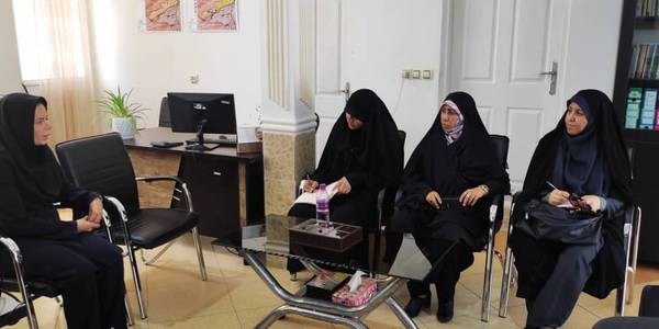 بازدید  سرکارخانم دکتر اختری  مدیر کل محترم امورزنان وخانواده وزارت کشور  وهیات همراه ایشان  از دفتر تسهیلگری  و توسعه  محلی  محلات  کوی  امام سجاد(ع) (باغ خلج) و رودکی واستماع گزارش عملکرد مرکز و پیگیری  مشکلات مطرح  شده  .1401-04-31