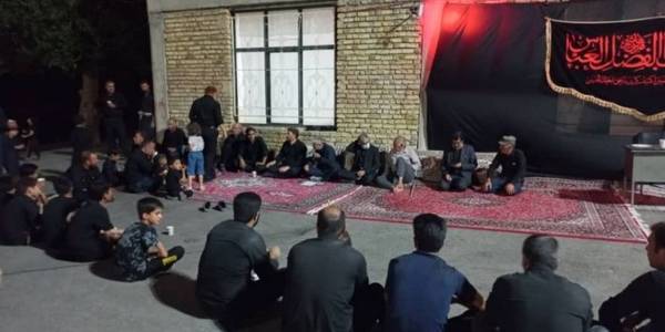 شهرستان خنداب در تاسوعا وعاشورای حسینی غرق در ماتم وعزا بود.