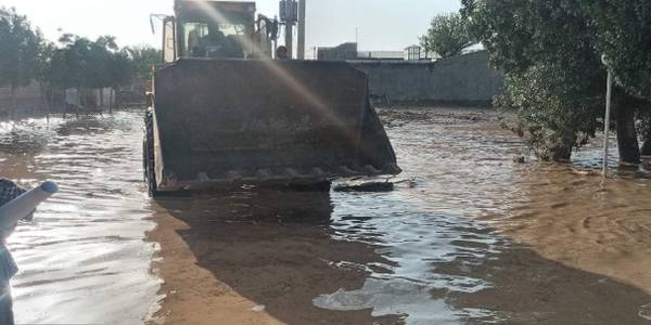وقوع سیل در روستای آهنگران فراهان پس از رگبار سنگین ۱۴۰۱-۵-۷