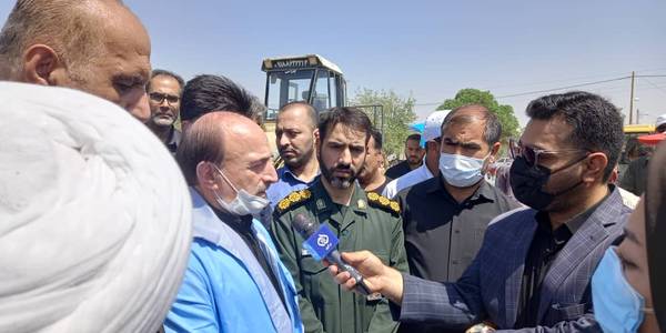 حضور رییس سازمان مدیریت کشور به همراه استاندار مرکزی و فرماندار شهرستان فراهان در روستای آهنگران