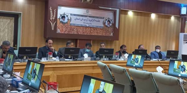 جلسه. کارگروه آرد و نان استان همزمان با جلسه کارگروه رصد و پایش وضعیت گندم، آرد و نان استان در محل سالن جلسات امام علی (ع) اداره کل جهاد کشاورزی به ریاست میرزاخانی معاون هماهنگی امور اقتصادی و توسعه منطقه ای استاندار و با حضور سرپرست دفتر هماهنگی امور اقتصادی و مدیران مربوطه برگزار شد.
در این جلسه مباحثی از جمله سامانه نانینو –سامانه ایران من – نحوه بازرسی از نانوایی ها – نظارت بر نانوایی ها مورد بحث و بررسی قرار گرفت.

سه شنبه 25 مرداد 1401