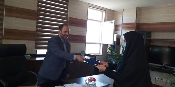 تجلیل از خبرنگار خبرگزاری صدا و سیما واحد آشتیان