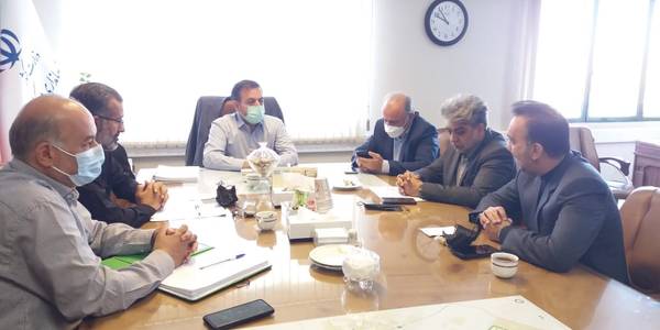 نشست. معاون هماهنگی امور اقتصادی و توسعه منطقه ای استاندار با حضور سرپرست دفتر هماهنگی امور اقتصادی استانداری و اعضای اتاق بازرگانی

در این جلسه در خصوص سازو کارو چگونگی دعوت از سفرای کشورهای خارجی در ایران برای سفر به استان و بازدید از واحدهای تولیدی صنعتی استان به منظور آشنایی با پتانسیل و توانمندی آنها بحث و تبادل نظر شد.

چهارشنبه 26 مرداد 1401