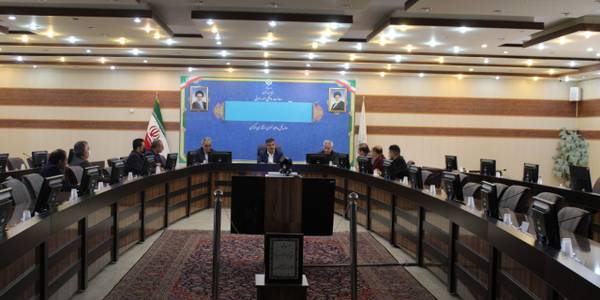 جلسه بررسی رفع موانع طرح توسعه شرکت مانا انرژی پاک مجری ساخت پنل های خورشیدی