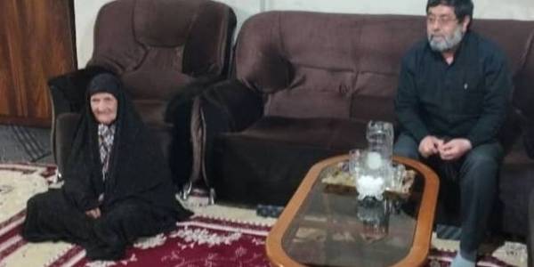 "دیدار فرماندار خنداب با مادرشهید والامقام غلامی"