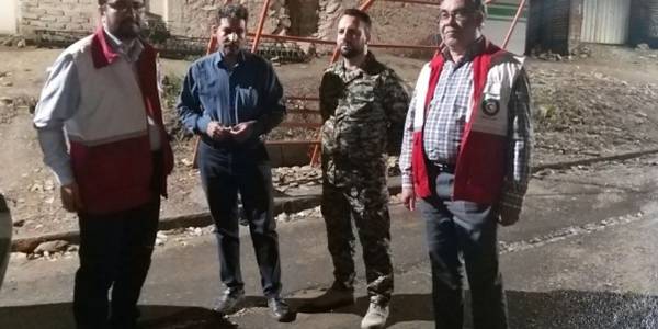 بازدید شبانگاهی فرماندار، معاون عمرانی و بخشدار مرکزی کمیجان از مناطق در معرض خطر سیلاب روستای وفس