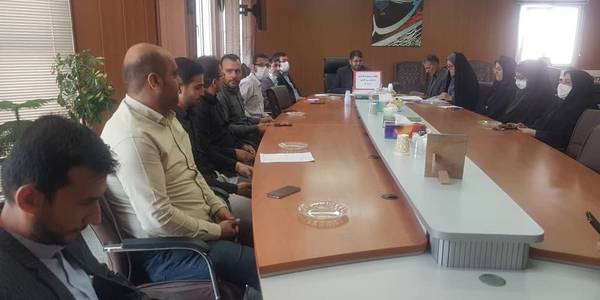 نشست صمیمی                                                 :