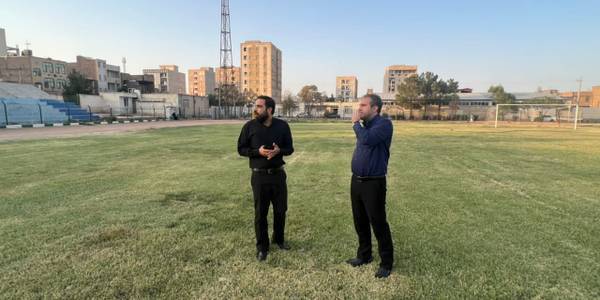 بررسی میدانی مهدی الیاسی معاون استاندار و فرماندار ویژه شهرستان ساوه بهمراه رئیس اداره ورزش و جوانان، از مجموعه ورزشی شهید چمران.