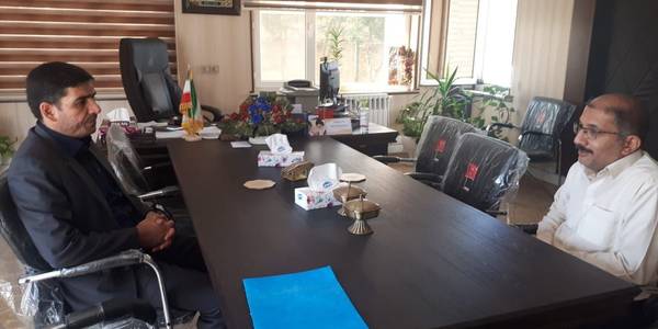 بازدید سرزده معاون  فرماندار شهرستان فراهان از مدیریت توزیع برق و اداره منابع آب شهرستان