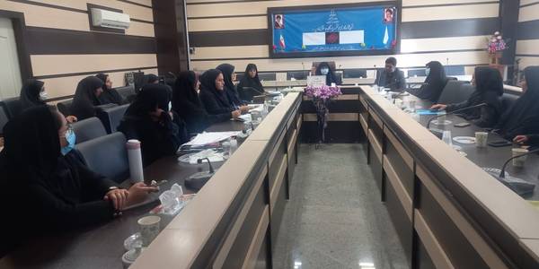 جلسه  کمیته  تخصصی  زنان وخانواده  شهرستان خنداب  به ریاست جناب  آقای  گازری فرماندار محترم با حضور سرکار خانم  مفتح زاده مدیر کل  امور بانوان وخانواده استانداری و هیات همراه ، مشاورین دستگاههای اجرایی وفعالان  اجتماعی ، فرهنگی و اقتصادی این شهرستان در محل سالن  جلسات فرمانداری برگزار گردید .1401-06-05